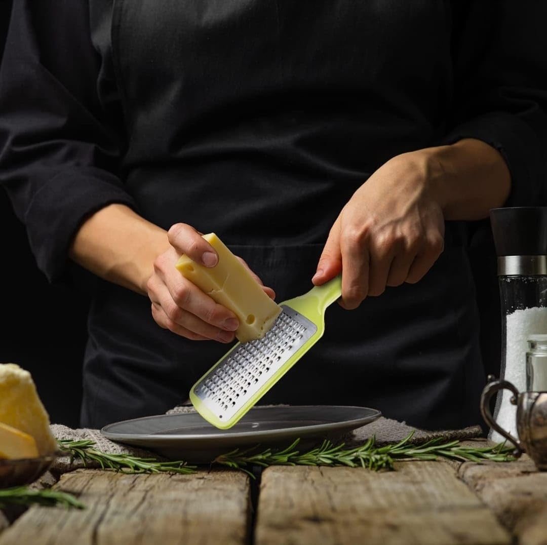 💥3 in 1 Stainless steel Multifunctional Veggie Peeler with cheese grater⭐