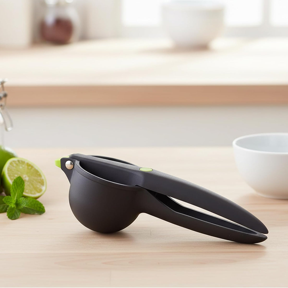 🔴2-in-1 Lemon Cutter & Juicer | Handheld Citrus Squeezer Press